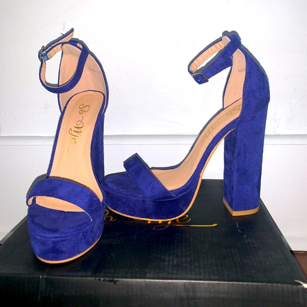 Size 6.5, Royal blue, So me heels.